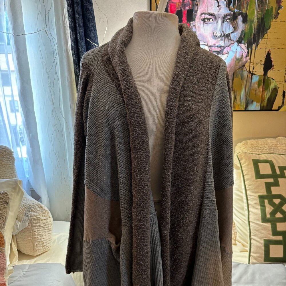 sparrow knit sweater size m